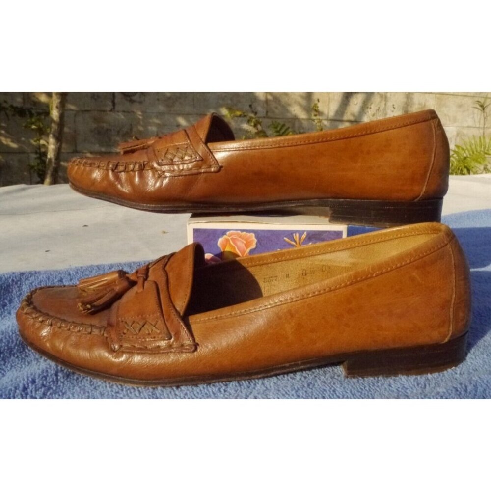 Cole Haan Loafers Tan Soft Leather Tasseled Slip On Shoes size 8.5 Made in Italy